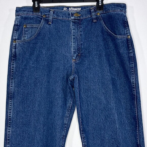 Wrangler Advanced Comfort Jeans Size 34x32 *Measures 37X31**!! - Picture 2 of 13